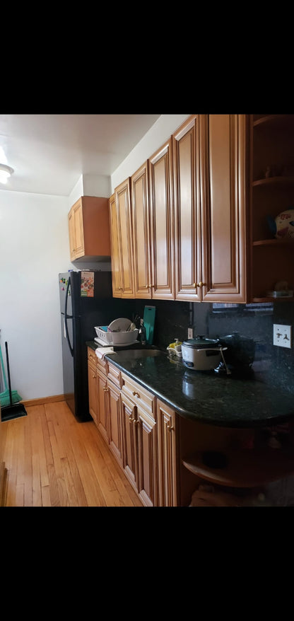 Cozy private room for rent in Middle Village!