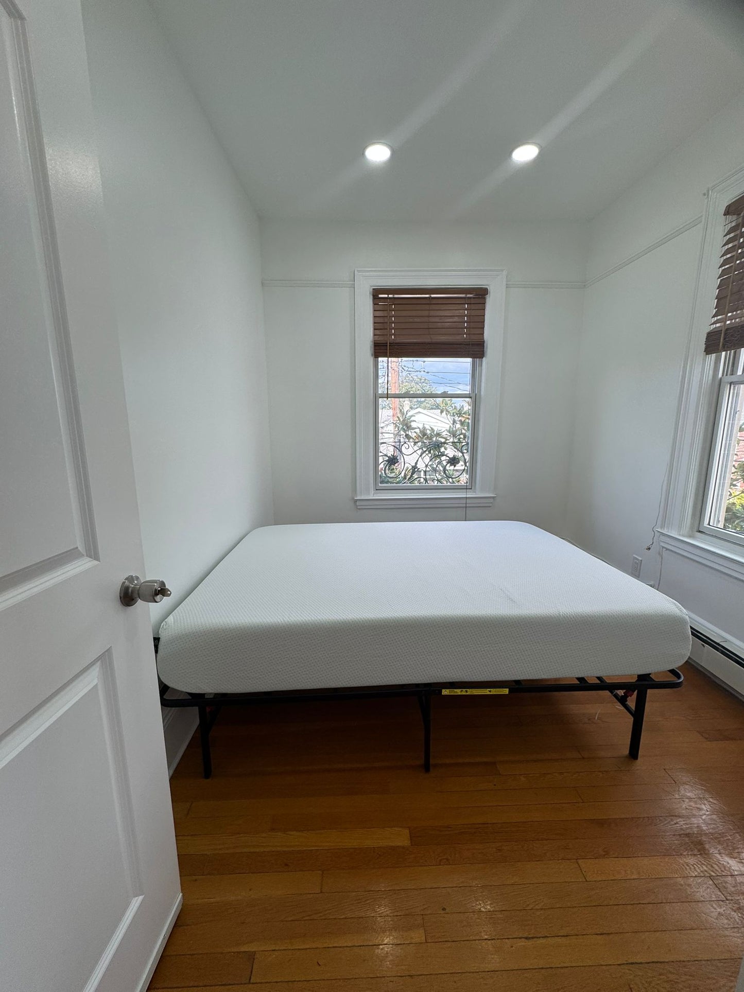 Private Room in Whitestone with Laundry