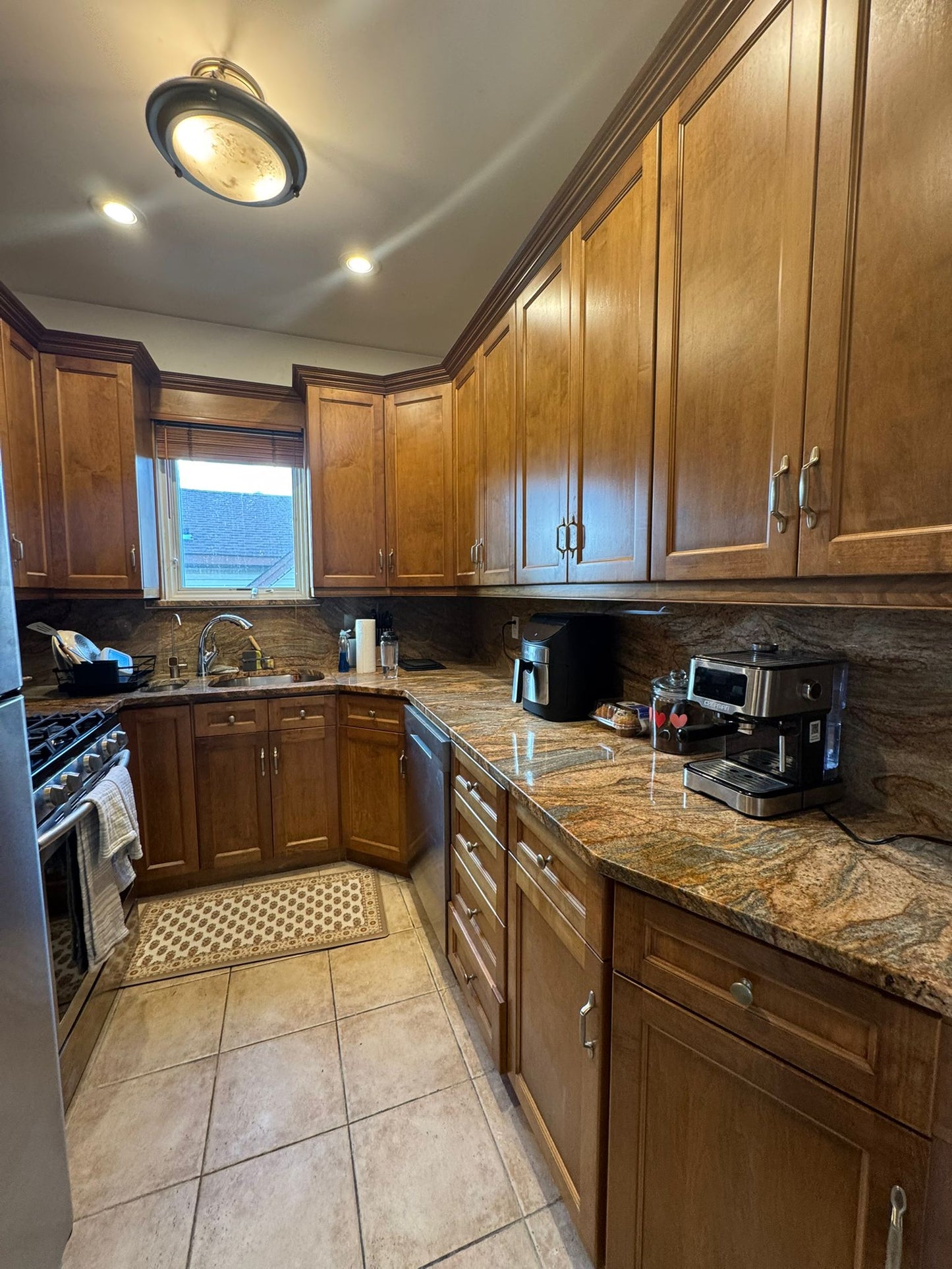 Private Room in Whitestone with Laundry