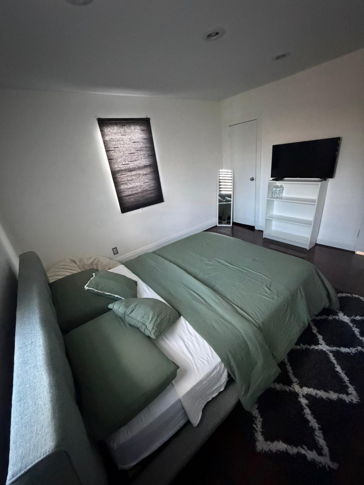 Private Room in Flushing – Near Parks with Easy Access