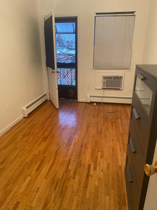 Comfortable Room – Forest Hills, Queens