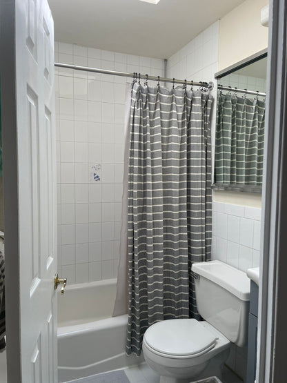 Cozy Room in Forest Hills!