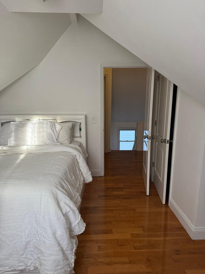 Room in the Bronx in a Private House – Close to Everything, with Access to Patio and Balcony