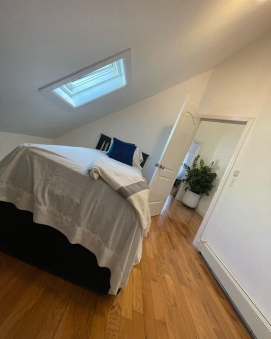 Room in the Bronx in a Private House – Close to Everything, with Access to Patio and Balcony