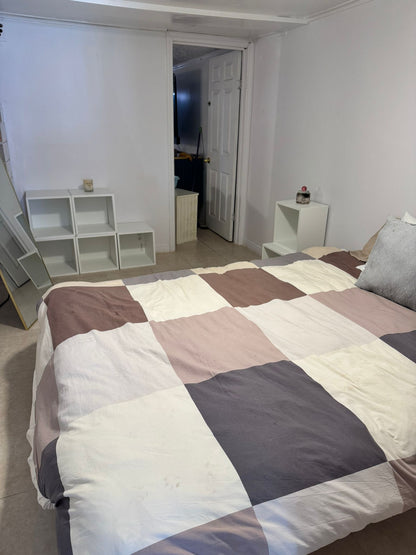 Basement de Dos  habitaciones  en Richmond Hills