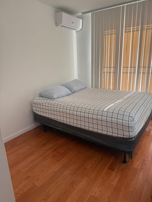 Spacious and Comfortable Room with Flexible Storage in Kew Gardens Hills