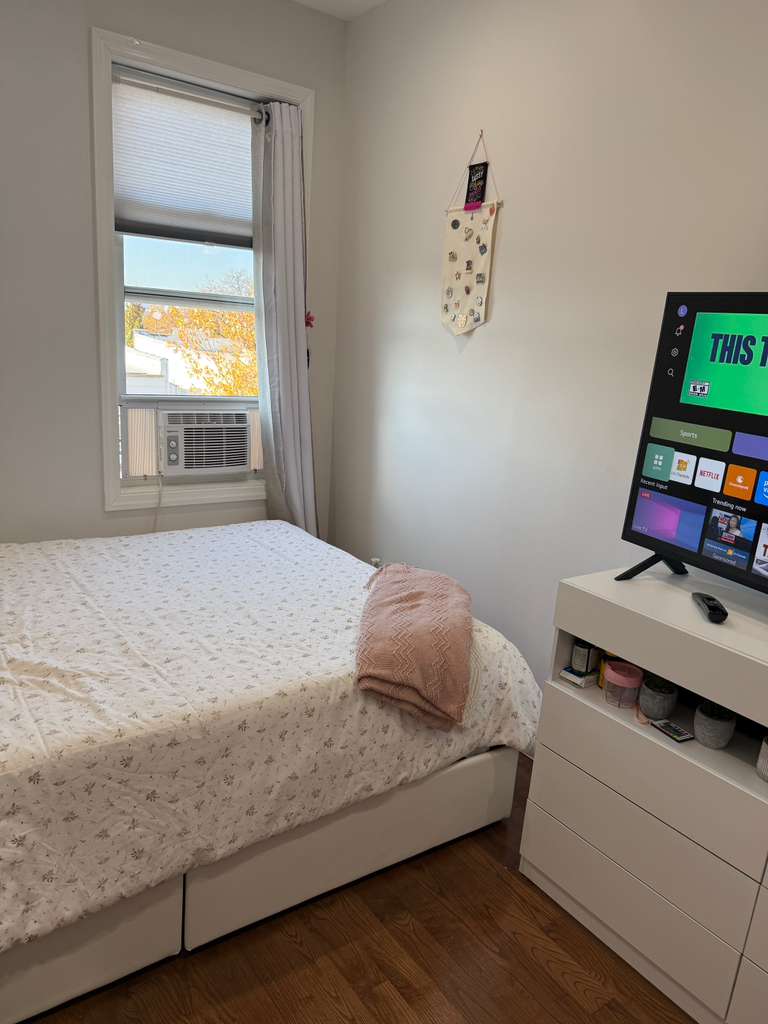 Se renta habitación privada en East Elmhurst !
