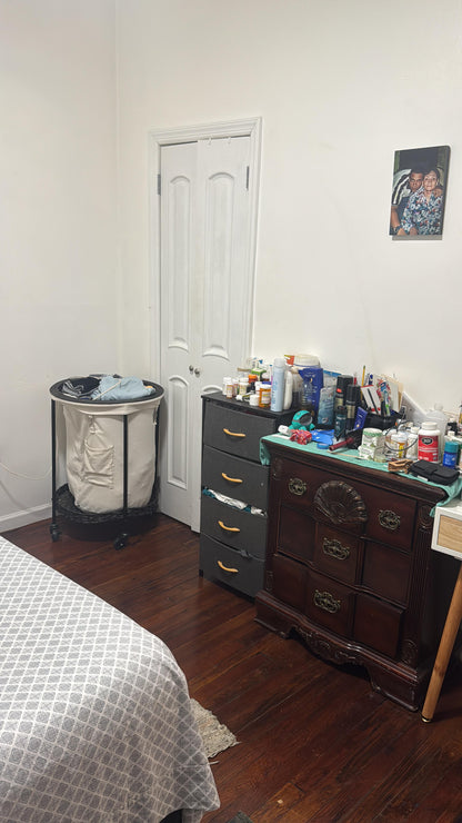 Se renta habitación privada en Corona!