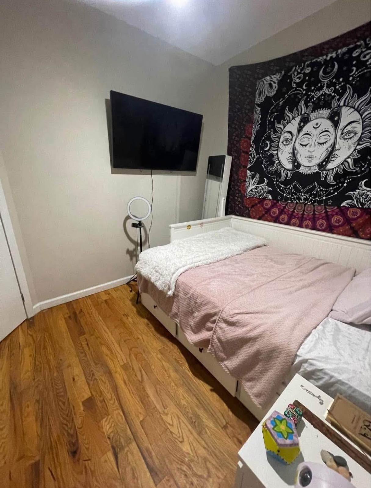 Room for rent in Bed-stuy!