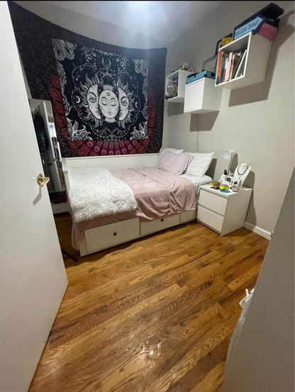 Room for rent in Bed-stuy!