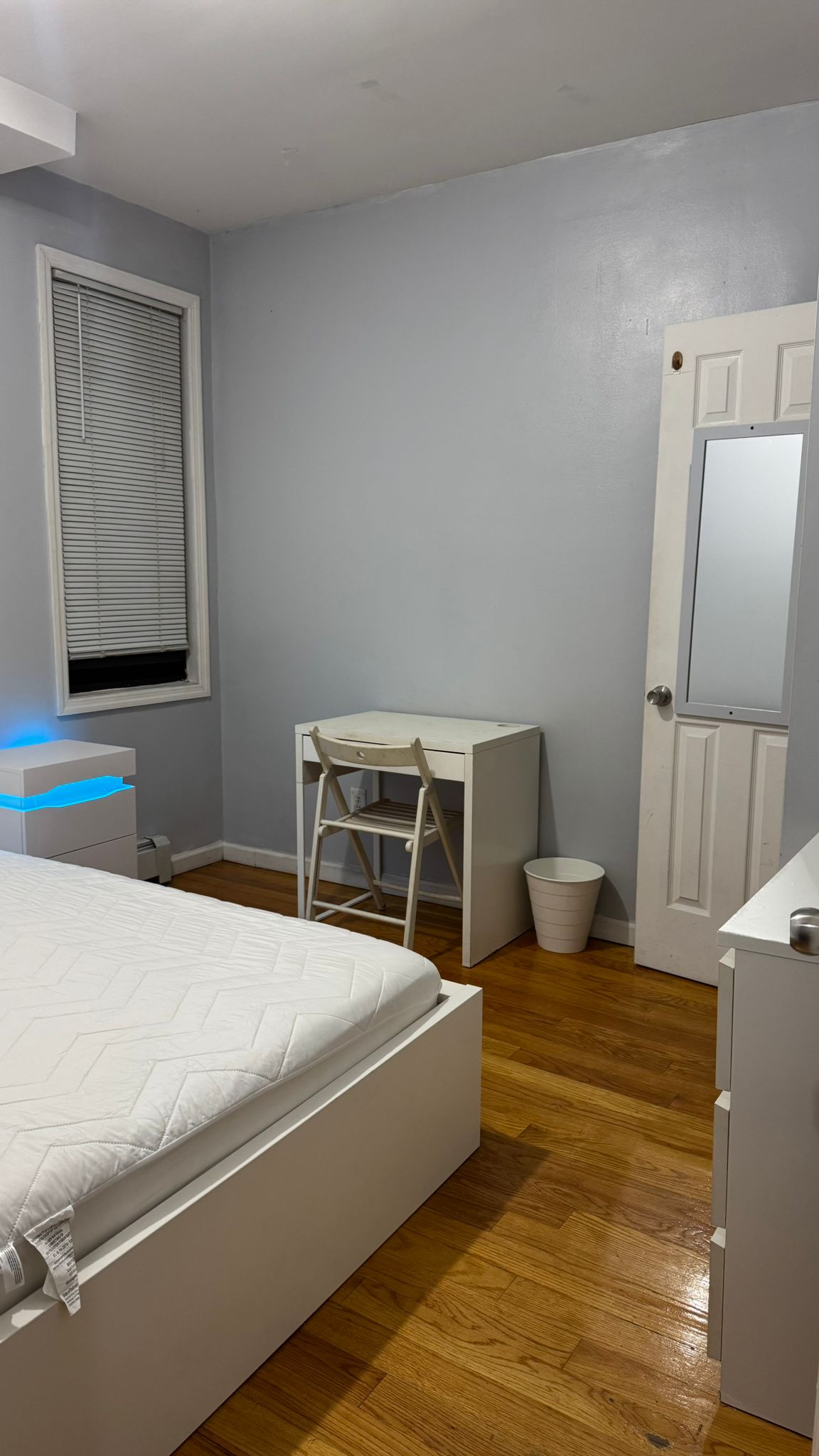 Habitación privada en renta en Woodside!