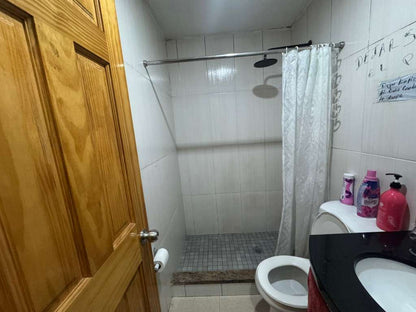 Room for rent in Elmhurst!