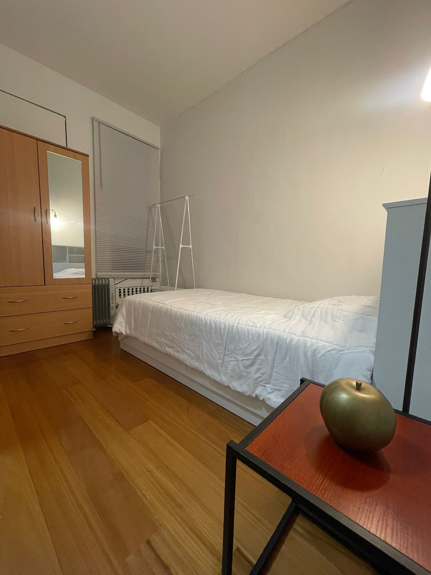 Espacio en Astoria para Mujer – Excelente Ubicación
