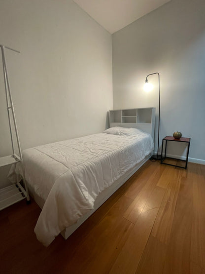 Espacio en Astoria para Mujer – Excelente Ubicación