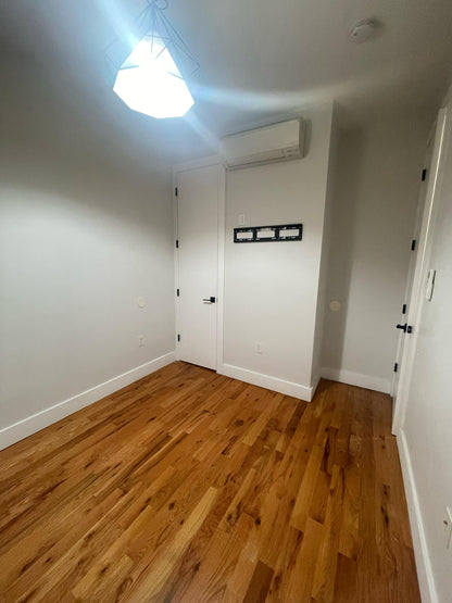 Private Room for rent in Crown Heights!