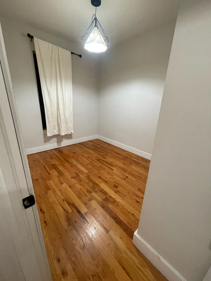 Private Room for rent in Crown Heights!
