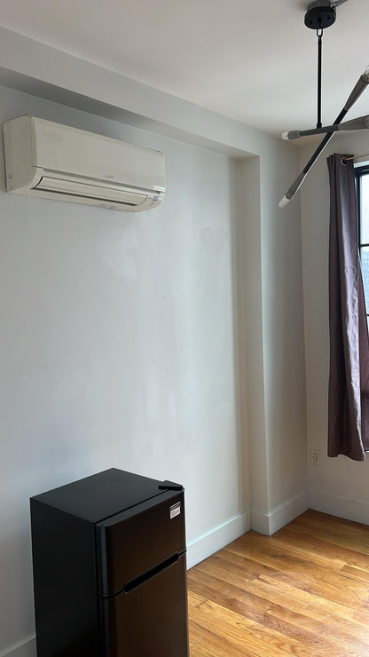 Private Room in Crown Heights, Easy Access to the 4 Train