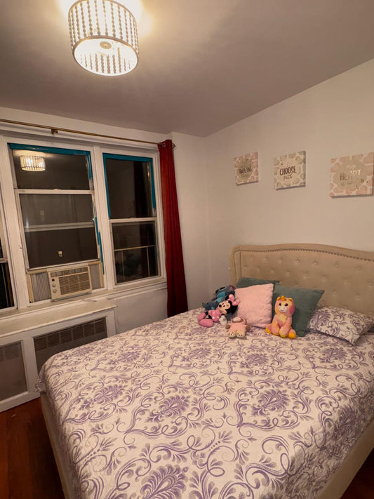Room for Woman in Corona!