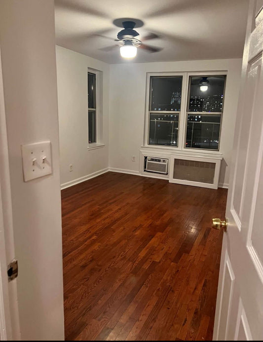 Room for Woman in Corona!