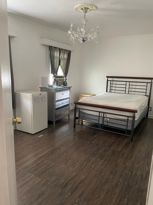 Private Room in East Flushing!