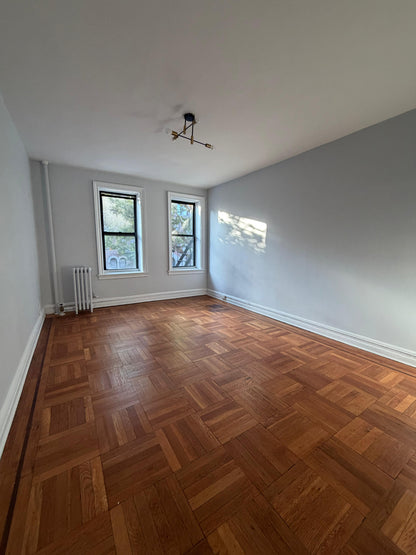 Apartment for rent in Midwood!