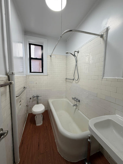 Apartment for rent in Midwood!
