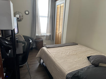 Private room in Ridgewood!