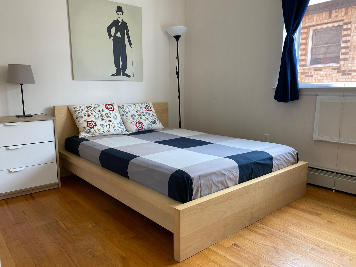 Private Room in Woodside!