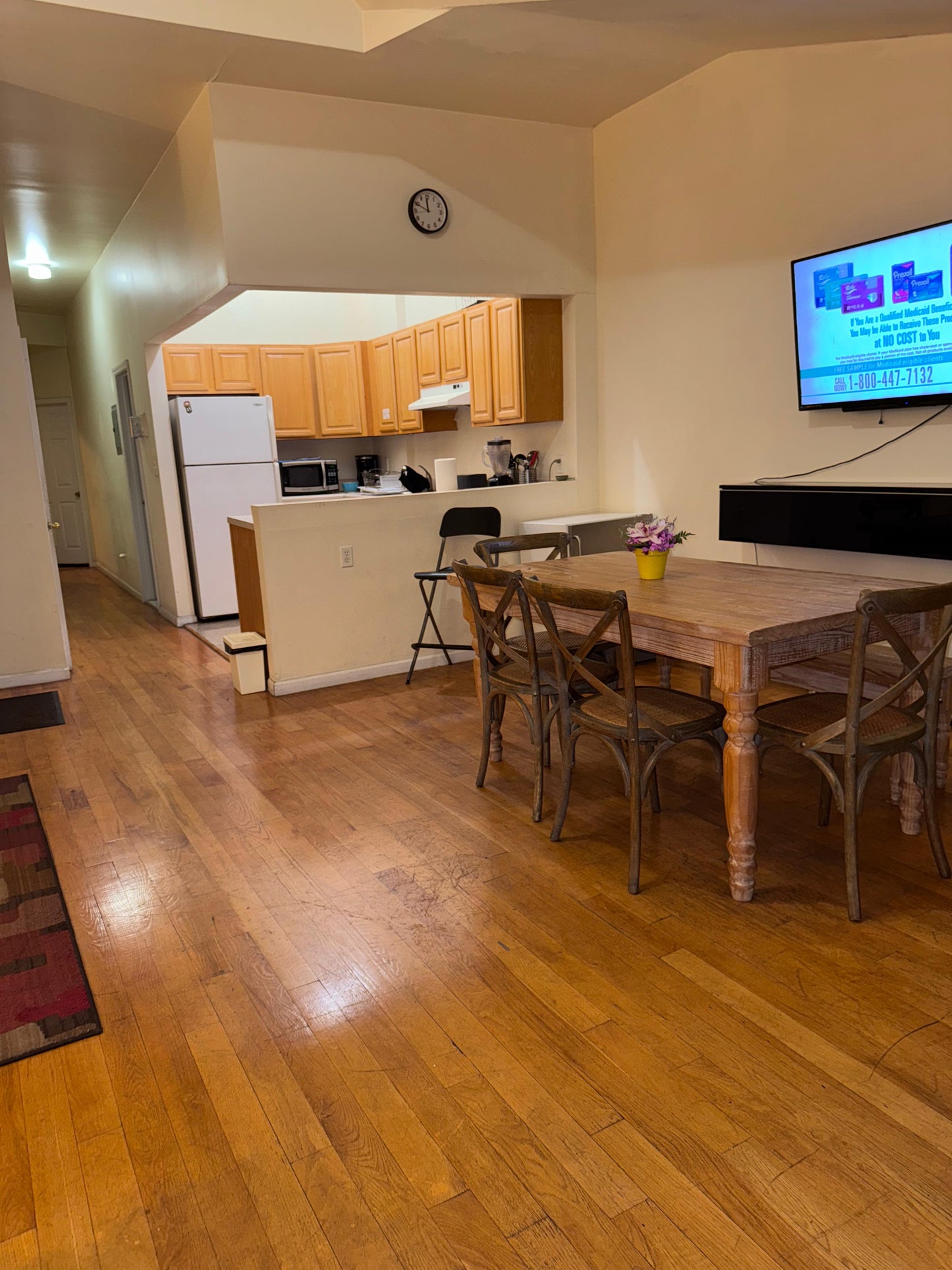 Private Room in Woodside!