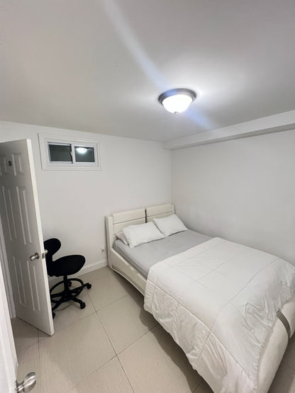 Private Room in Flushing!