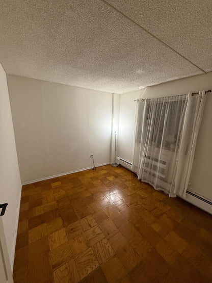 Se renta habitación privada en Rego Park!