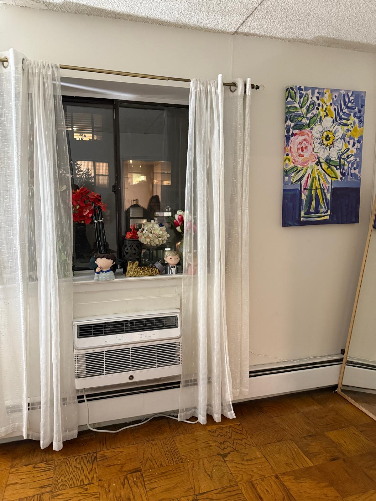 Se renta habitación privada en Rego Park!