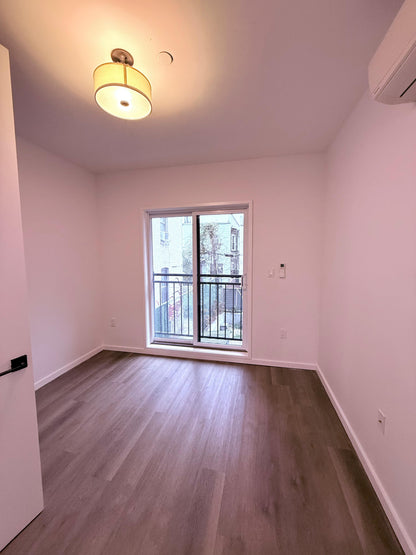 Room for rent with private bathroom and laundry — Only one woman lives in the apartment.