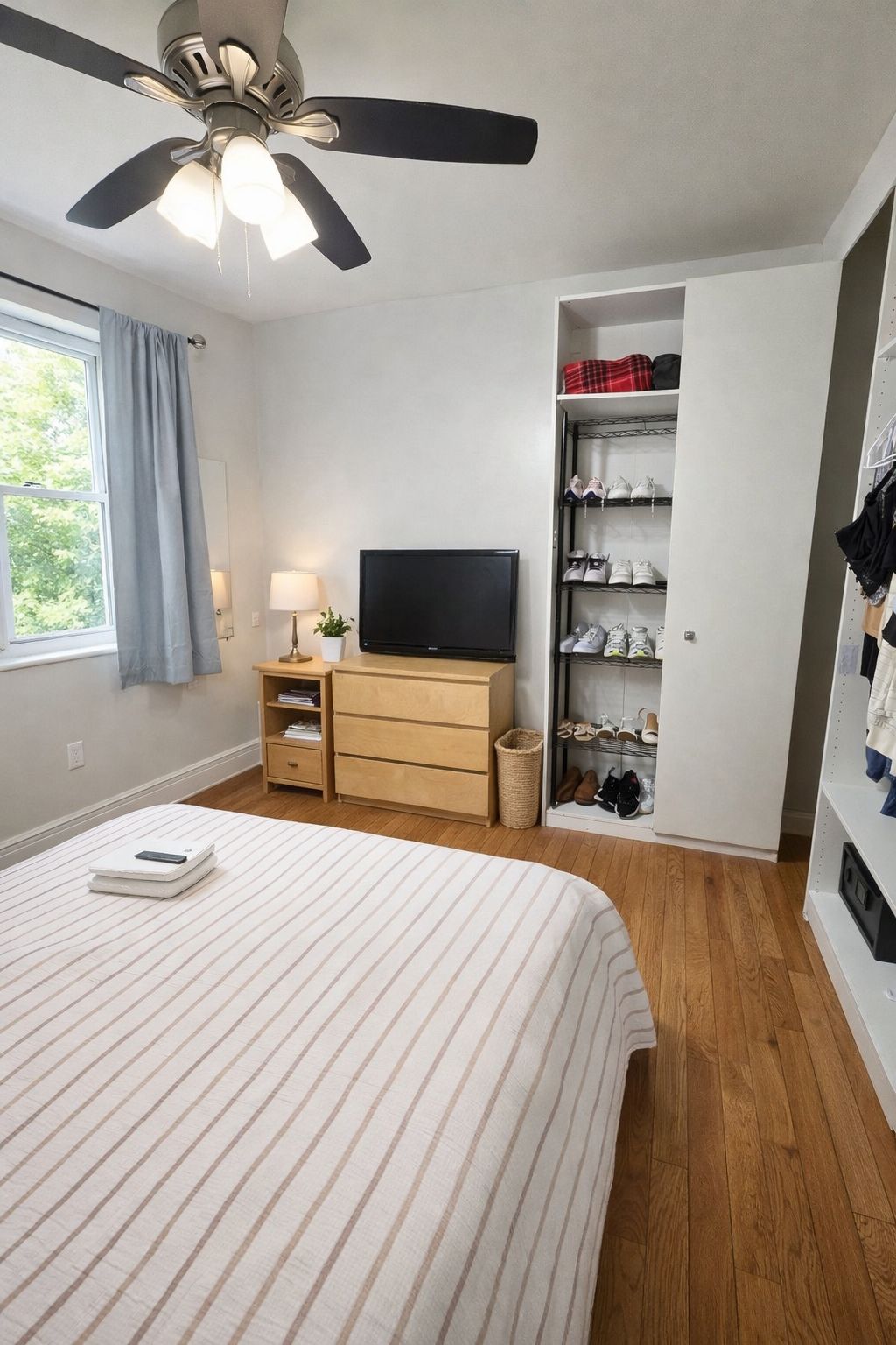 Habitación en renta en Corona!