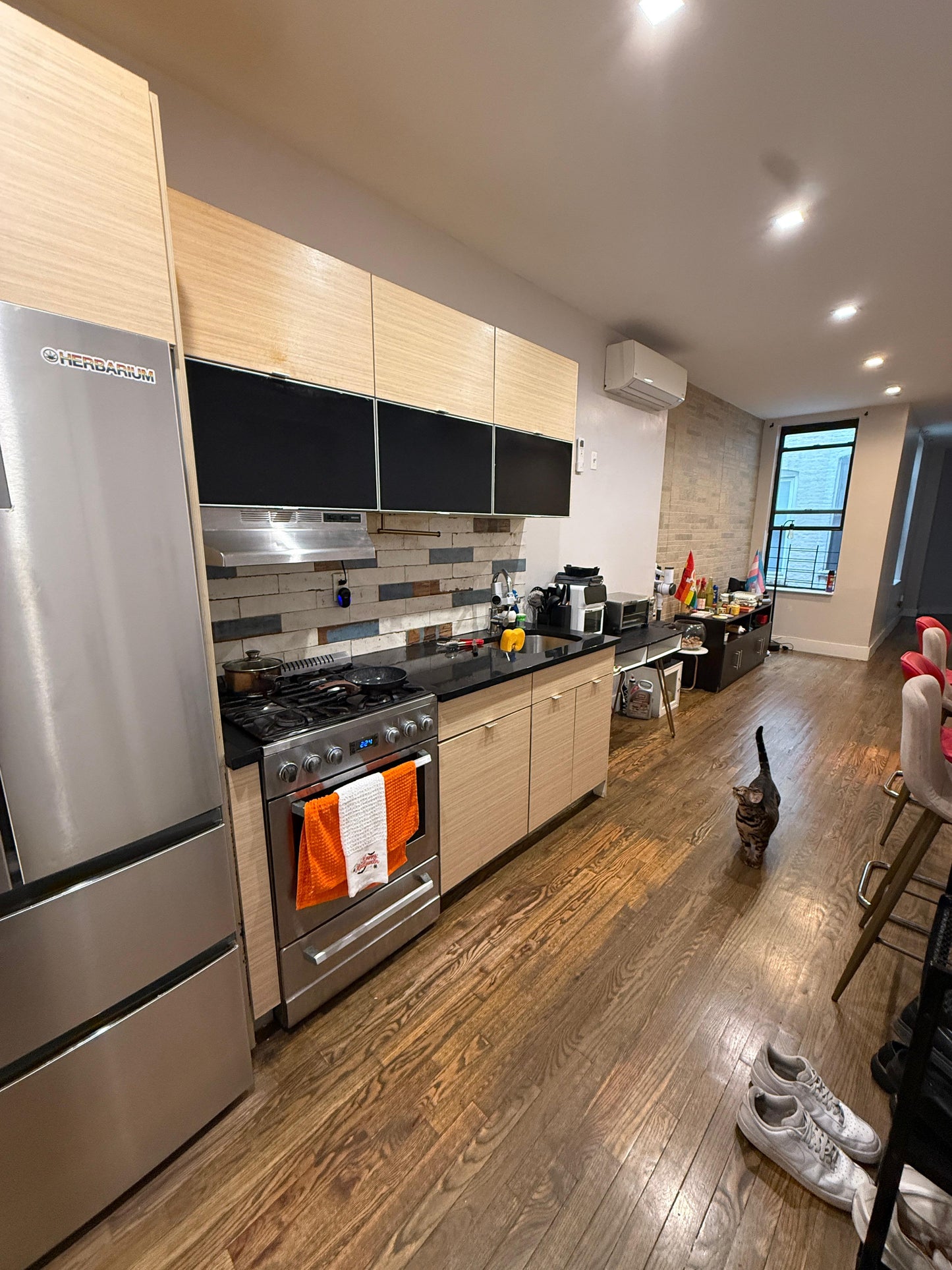 Private Room in Ridgewood!