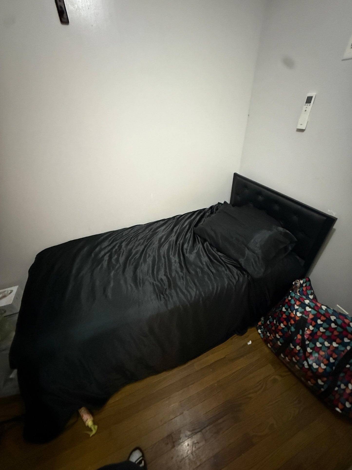 Private Room in Ridgewood!