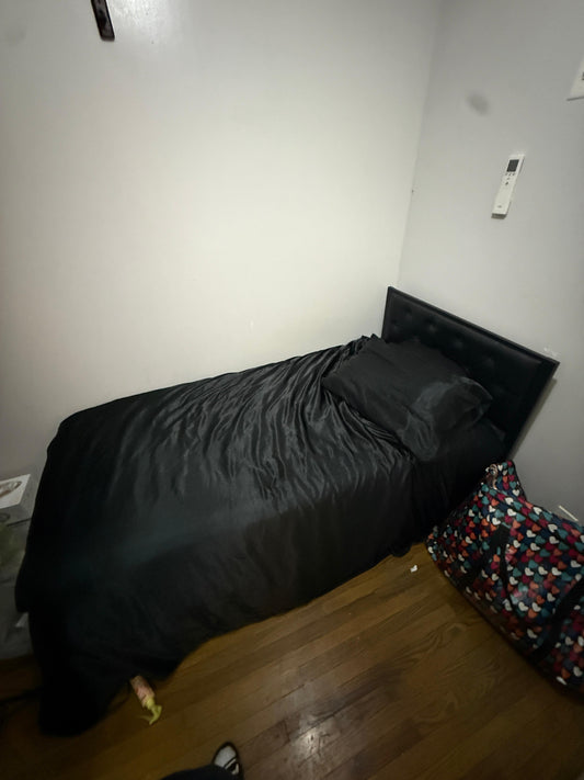 Private Room in Ridgewood!