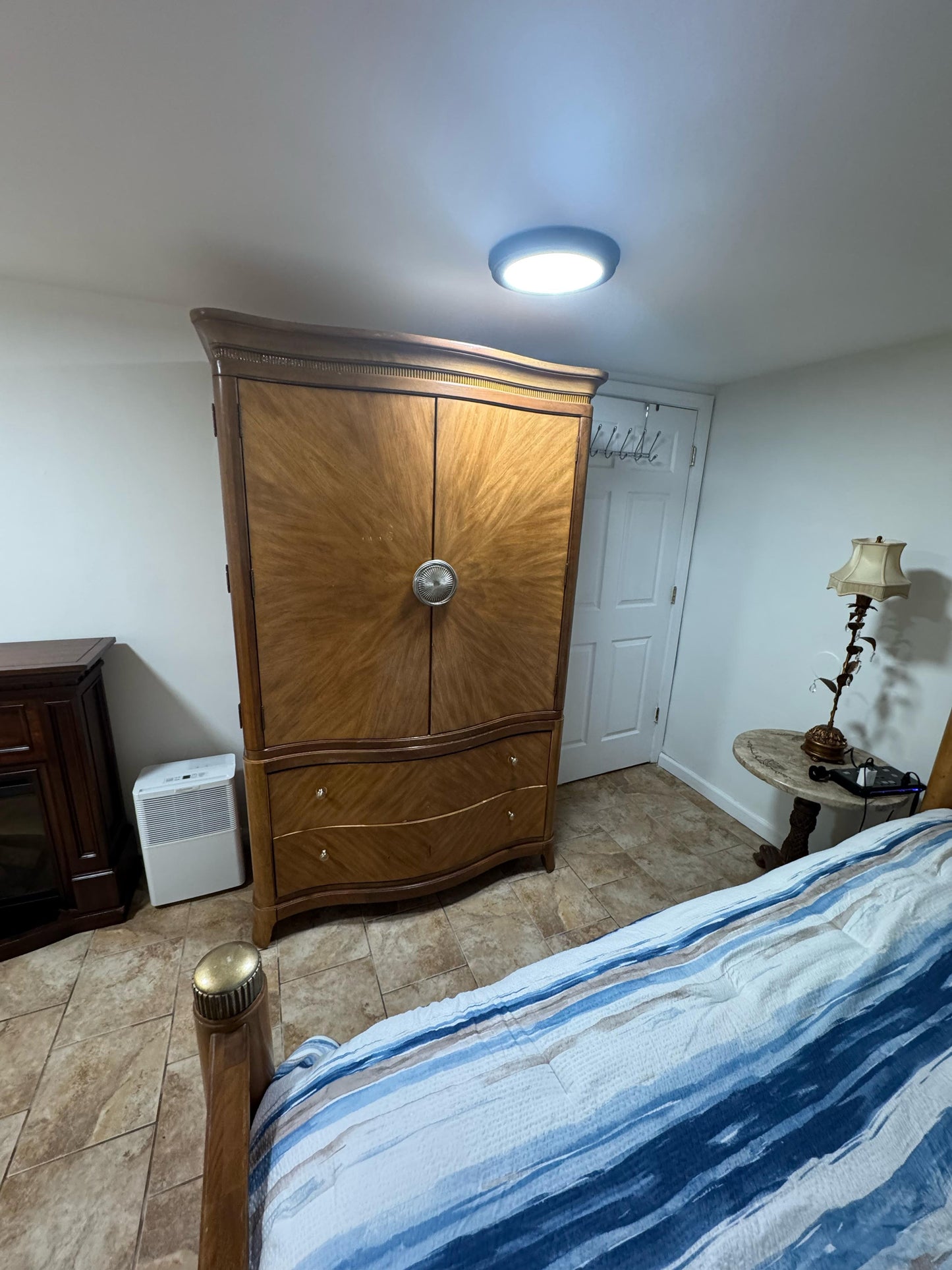 Private Room for rent in City Island!