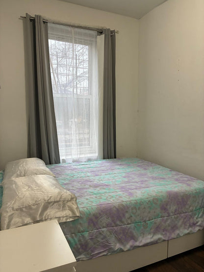 Furnished room in Jackson Heights, close to everything