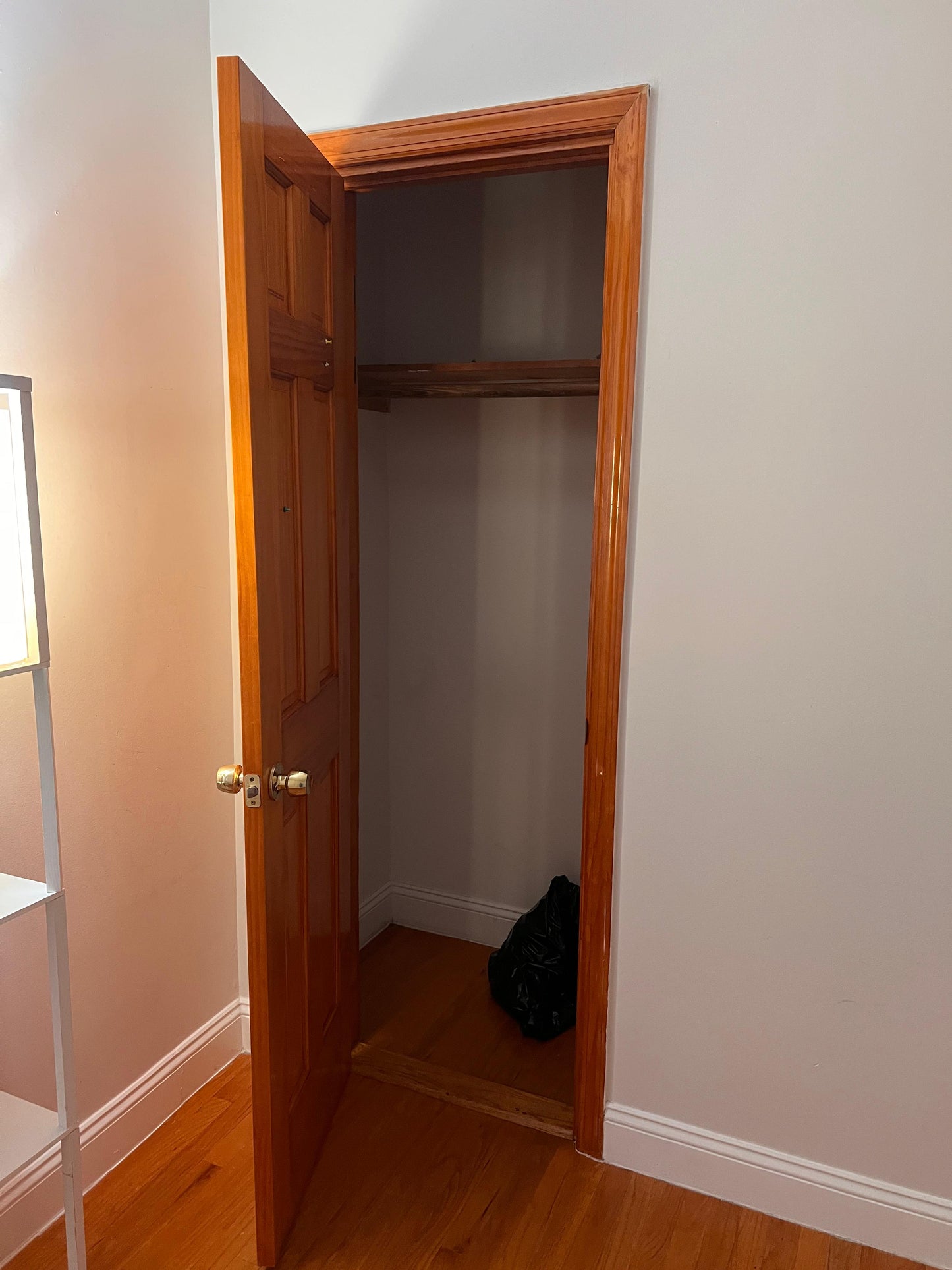 Se renta habitación en Sunnyside con disponibilidad inmediata!