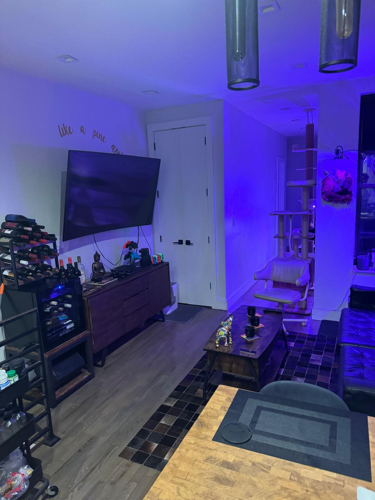 Compact Room for a man in Ridgewood – Convenient Location with Great Amenities