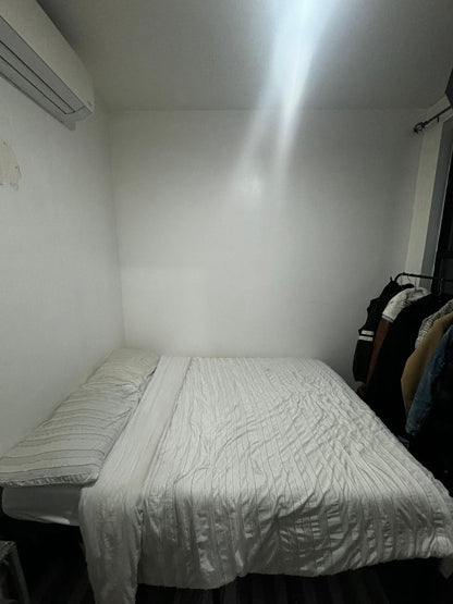 Compact Room for a man in Ridgewood – Convenient Location with Great Amenities