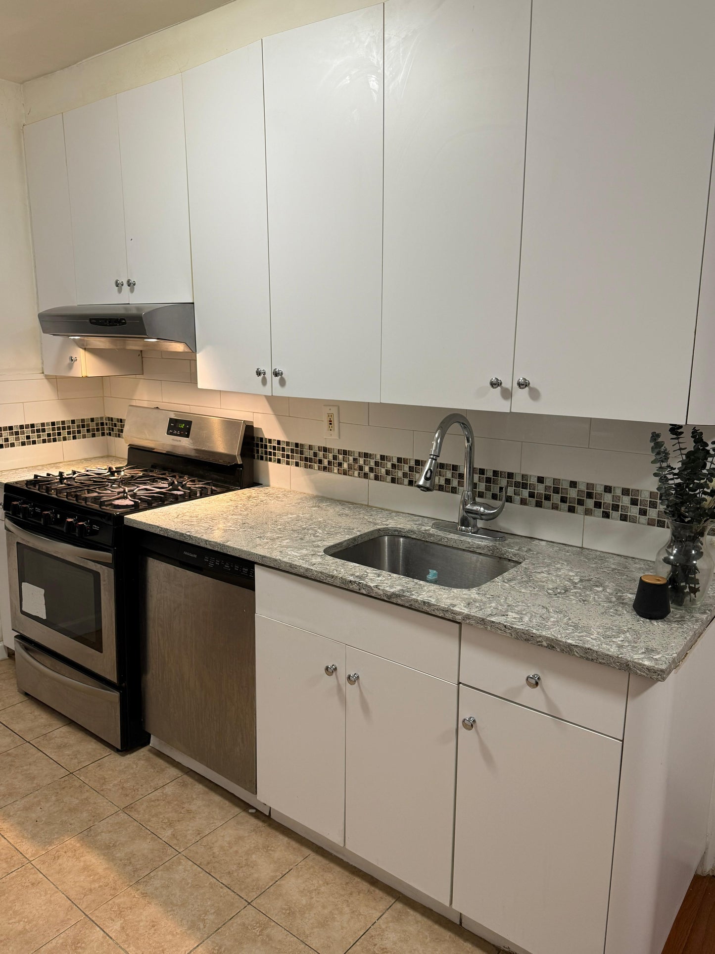 Se renta amplia habitación en zona tranquila y residencial