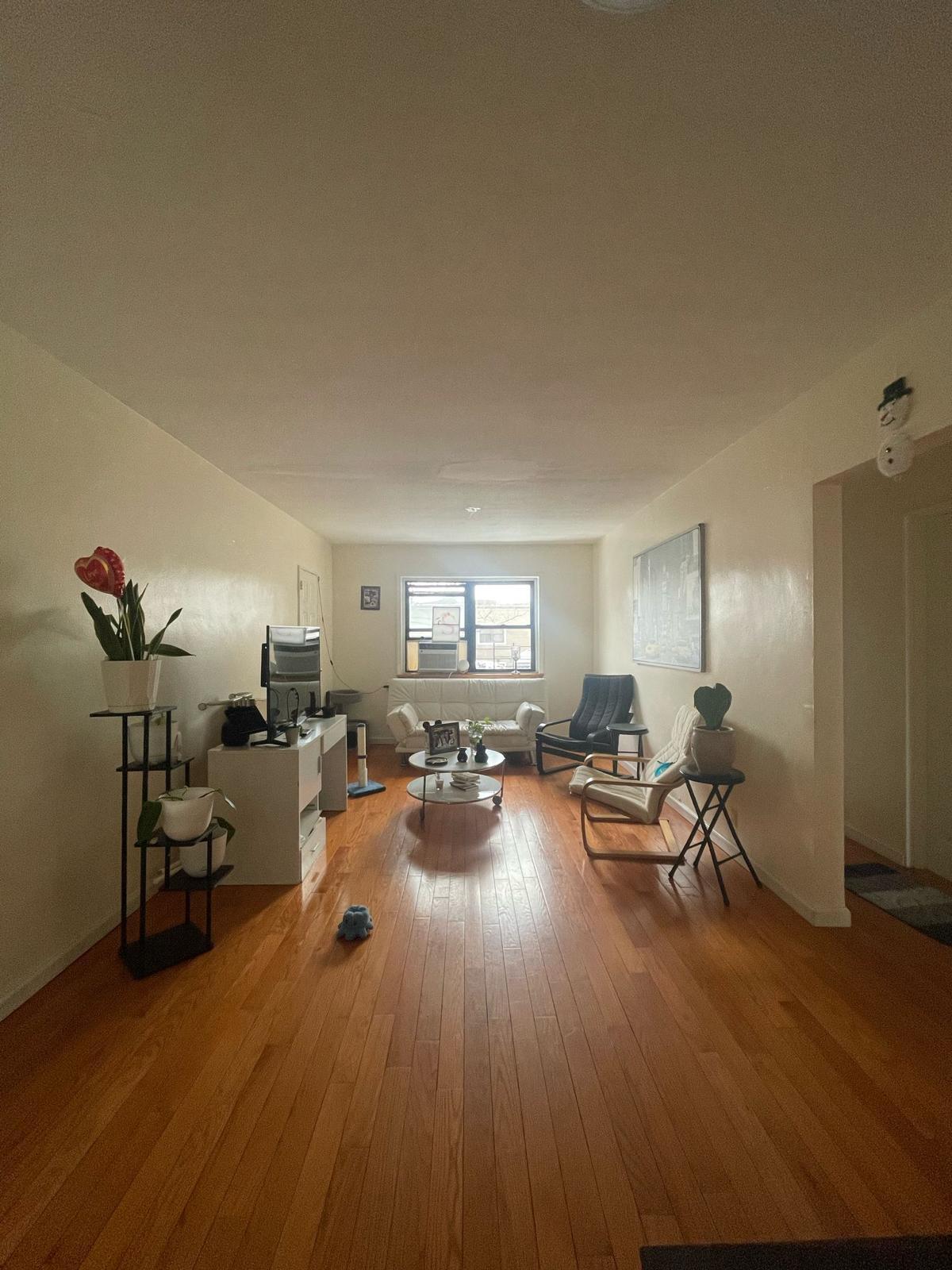 Se renta habitación privada en Kew Gardens Hills !