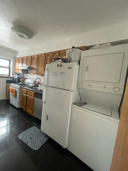 Se renta habitación privada en Kew Gardens Hills !