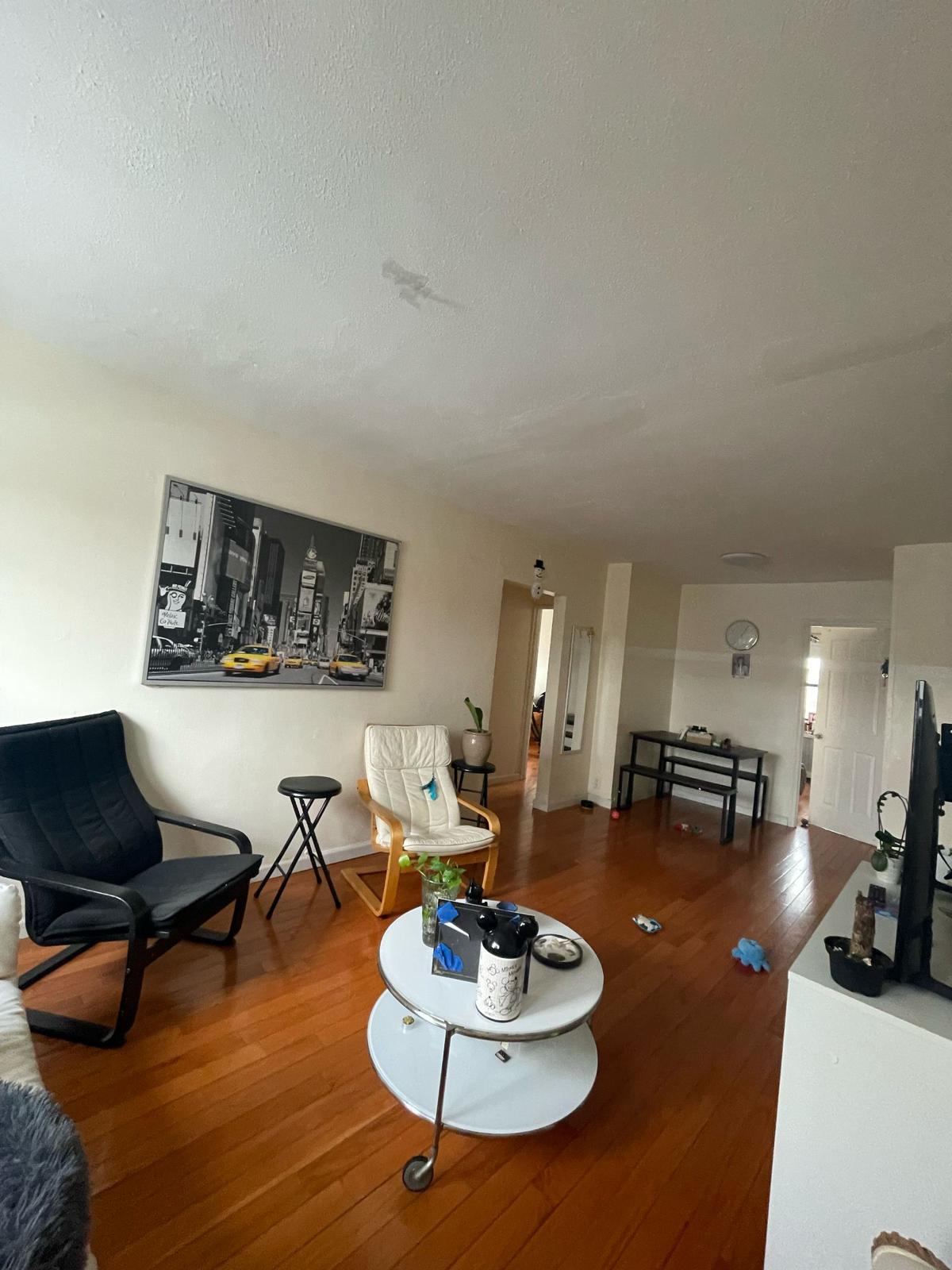 Se renta habitación privada en Kew Gardens Hills !