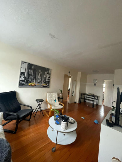 Se renta habitación privada en Kew Gardens Hills !