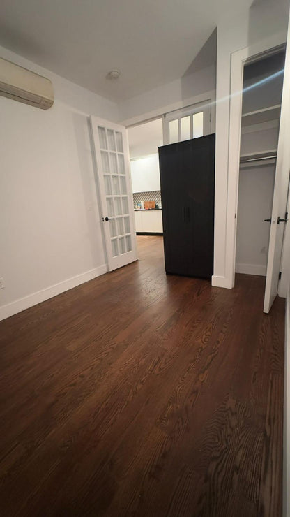 Cozy Private Room – Near 2 & 5 Trains