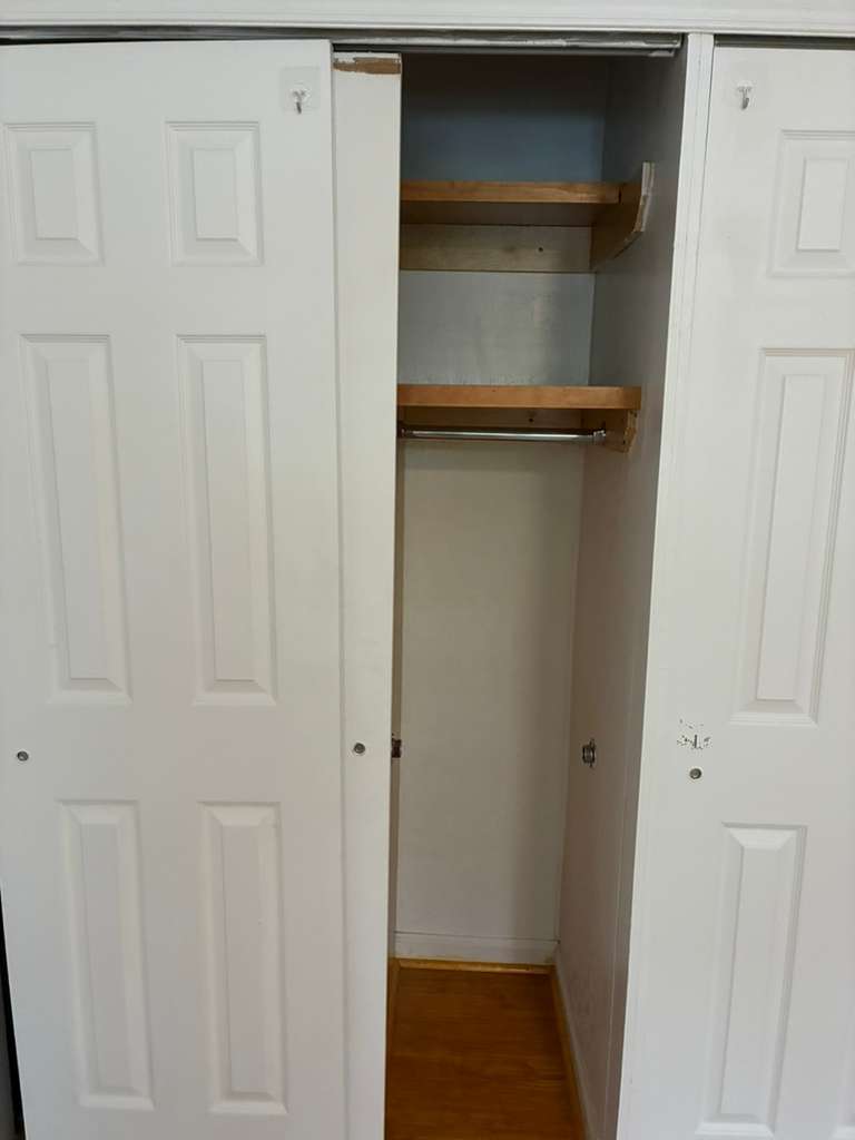Giant Room in a Peaceful Area – Easy to Rent