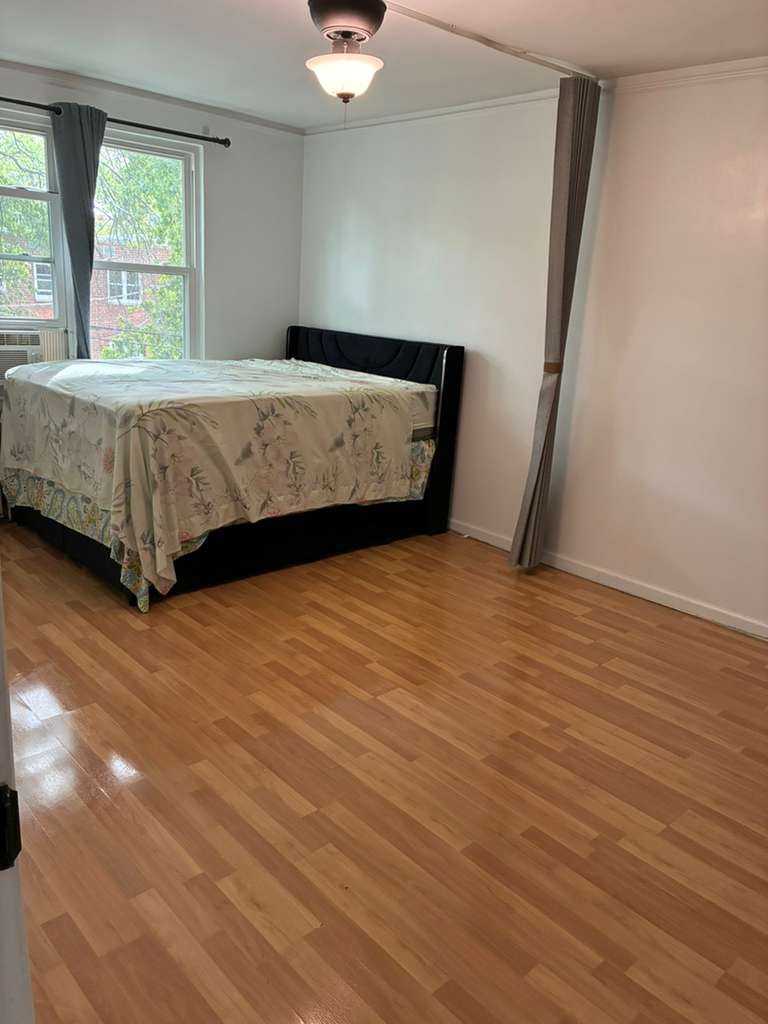Giant Room in a Peaceful Area – Easy to Rent